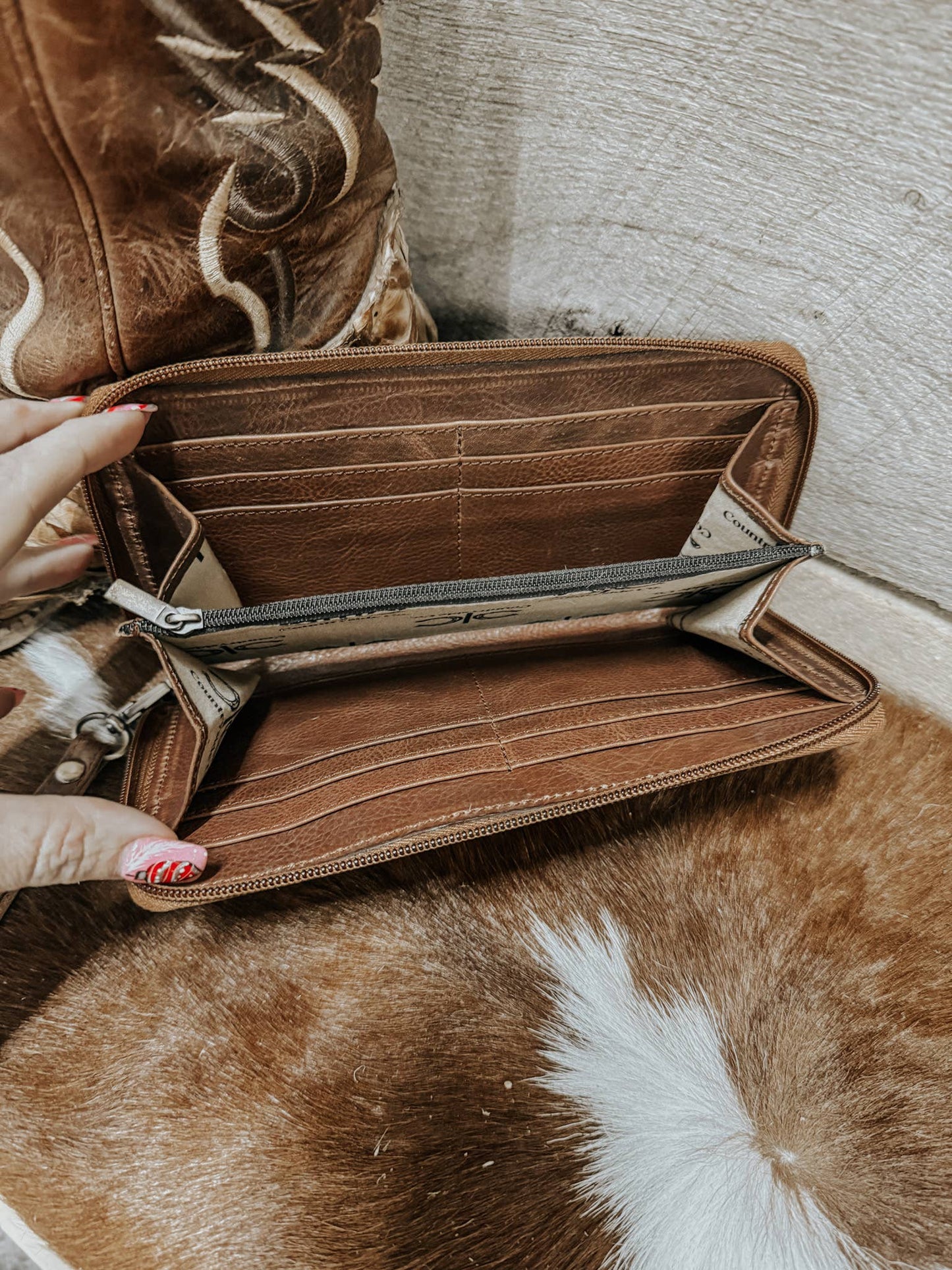 Calypso Women's Cowhide Wallet Wristlet Checkered